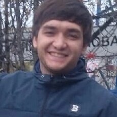 Гриша, 27
