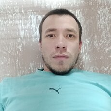 Слава, 32