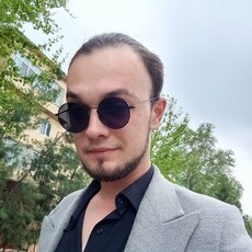Назар, 25