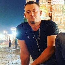 Леонид, 32