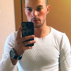 Тим, 28