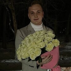 Гриша, 25