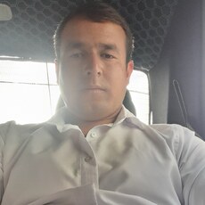 Борис, 28