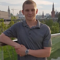 Роман, 33