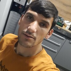 Виктор, 29