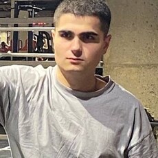 Артём, 21