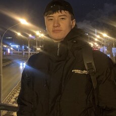 Яша, 21