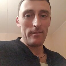 Юра, 44