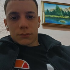 Гриша, 26