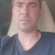 Гена, 28