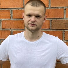 Назар, 32