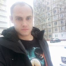 Роман, 30
