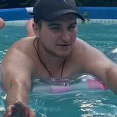 Михаил, 32