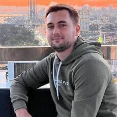 Юра, 43