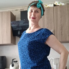 Эмма, 44