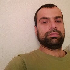 Яков, 32