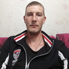 Гена, 33