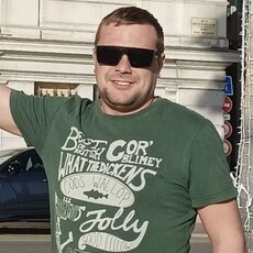Виталя, 32