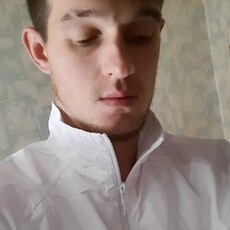 Аркадий, 25
