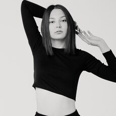 Александра, 24