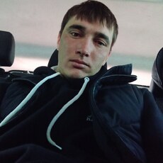 Роман, 29