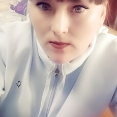 Эмилия, 29