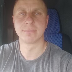 Толя, 37