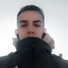 Анатолий, 19
