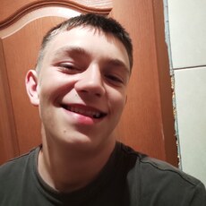 Коля, 20