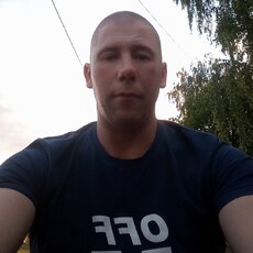 Слава, 35