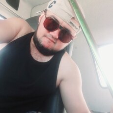 Саша, 32