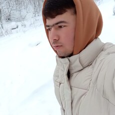 Назар, 25