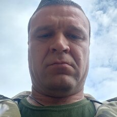 Виктор, 45
