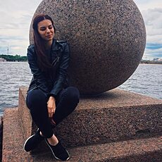 Эмилия, 25