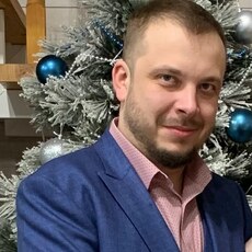 Толя, 33