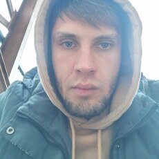 Толя, 32