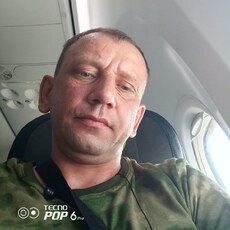 Коля, 44