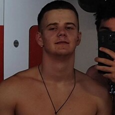 Денис, 22