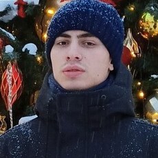 Яша, 20