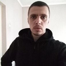 Валя, 35