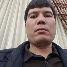 Виталя, 37