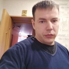 Веня, 32