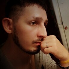 Толя, 33