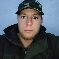 Артём, 25