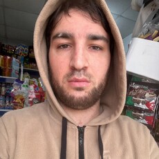 Роман, 29