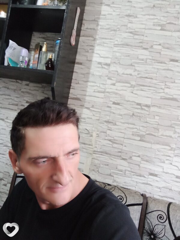 Артём