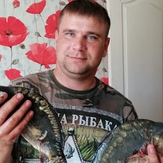 Толя, 39