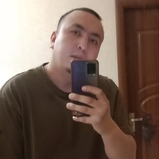 Слава, 32
