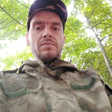 Юра, 37