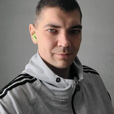 Борис, 33